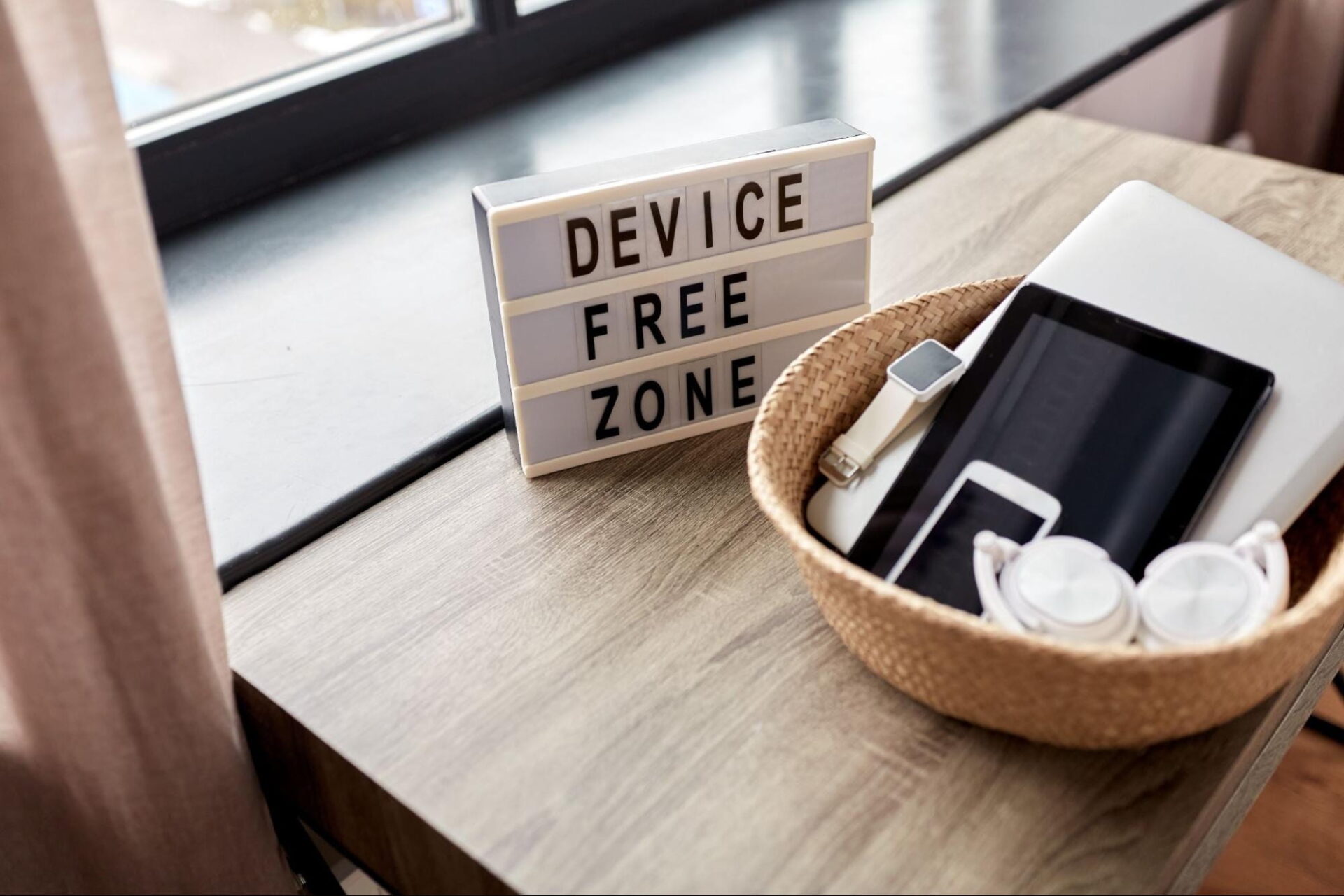 Exploring The Benefits of A Smartphone-Free Childhood